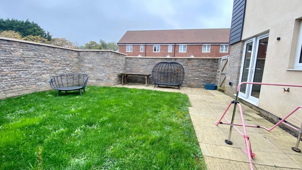 Property photo 3 of 12 16.Jpg