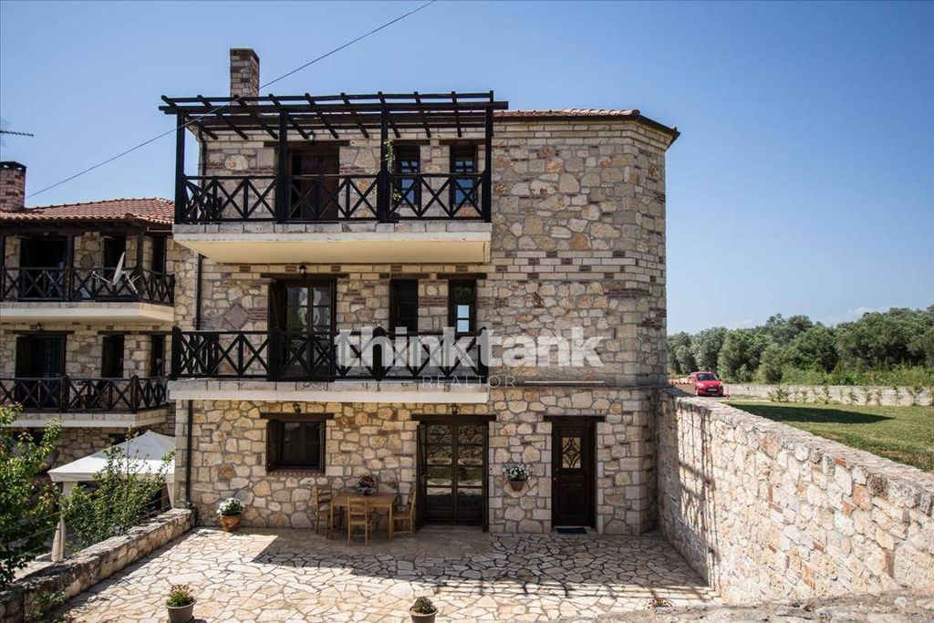 Property photo 1 of 30