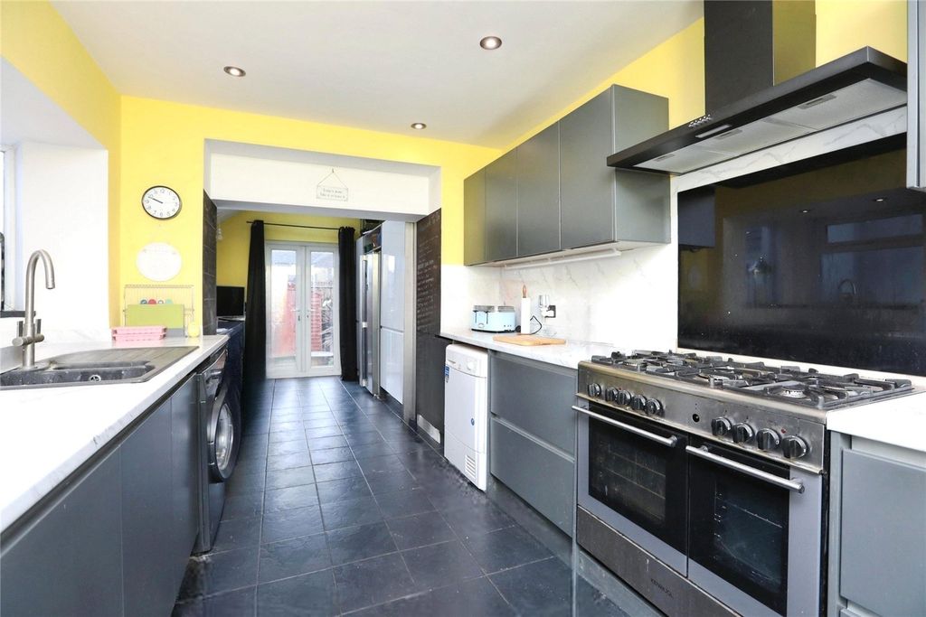 Property photo 2 of 15 Picture No. 31