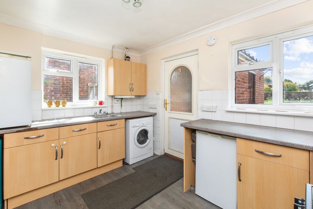 Property photo 2 of 12 5199292
