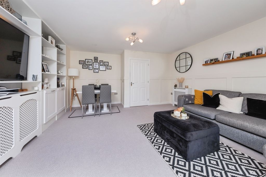 Property photo 3 of 20