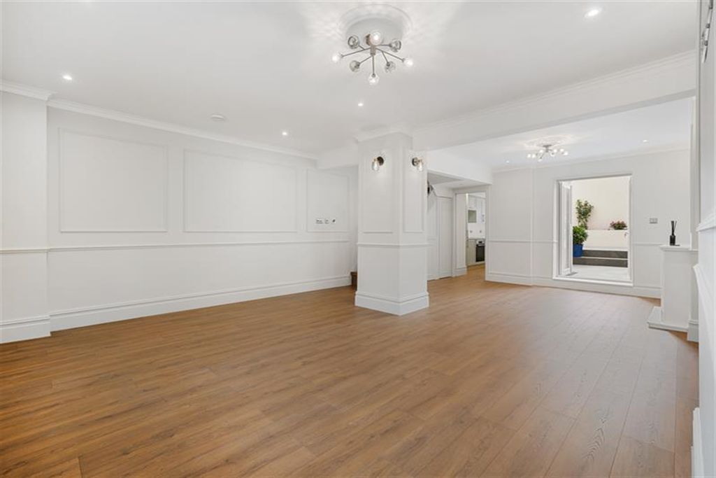Property photo 2 of 11 (Main)