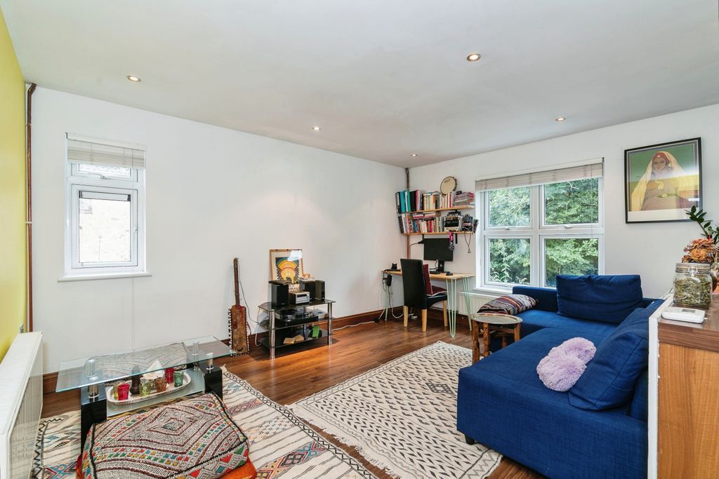 Property photo 2 of 9 Living Room