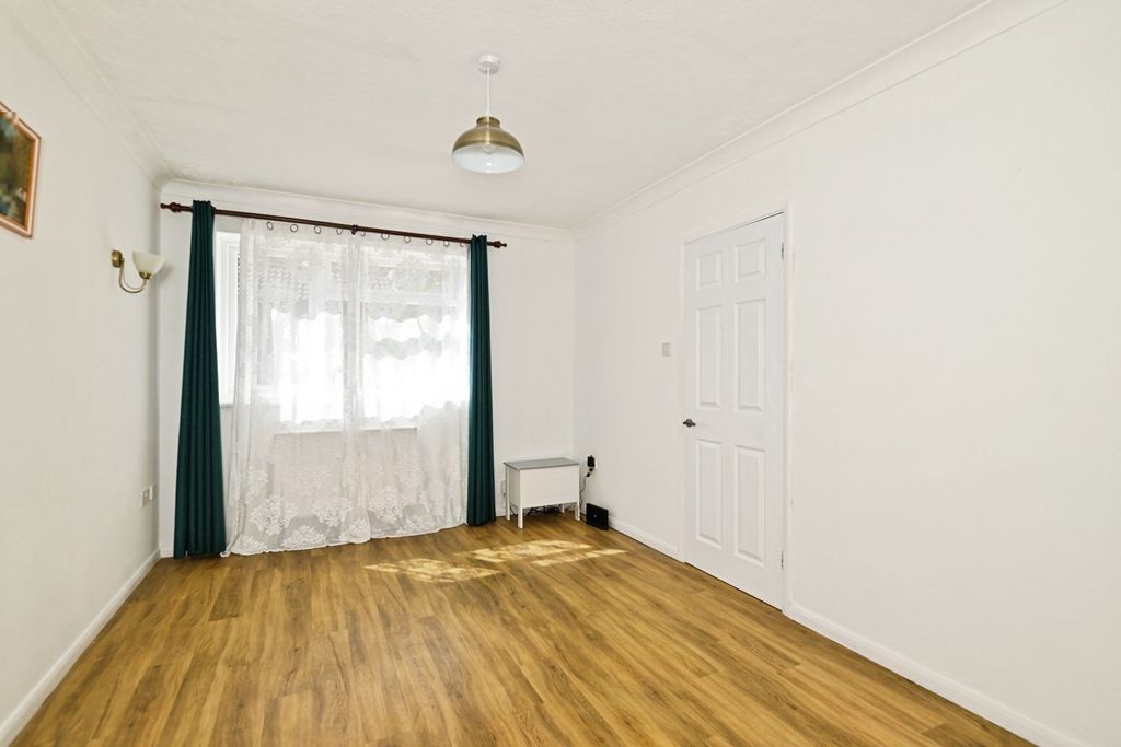 Property photo 3 of 15 Pbox-Img.Jpg