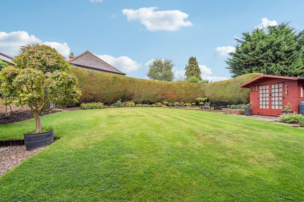 Property photo 2 of 28