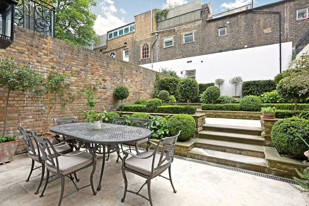 Property photo 2 of 30 Image