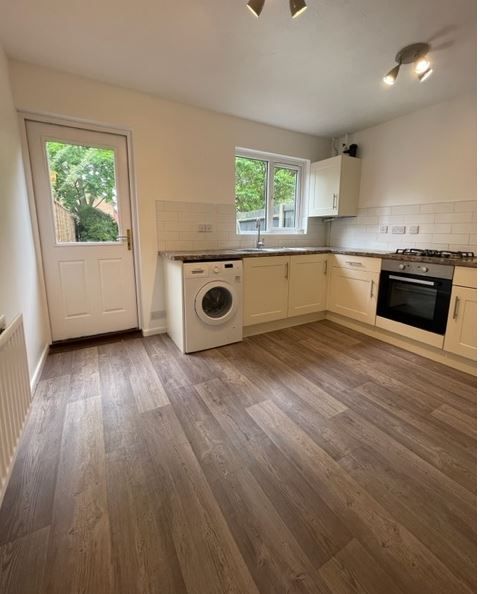 Property photo 3 of 10 1