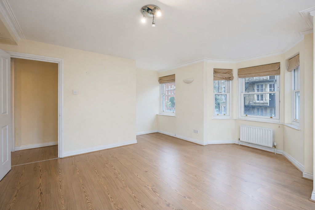 Property photo 3 of 10 Living Room