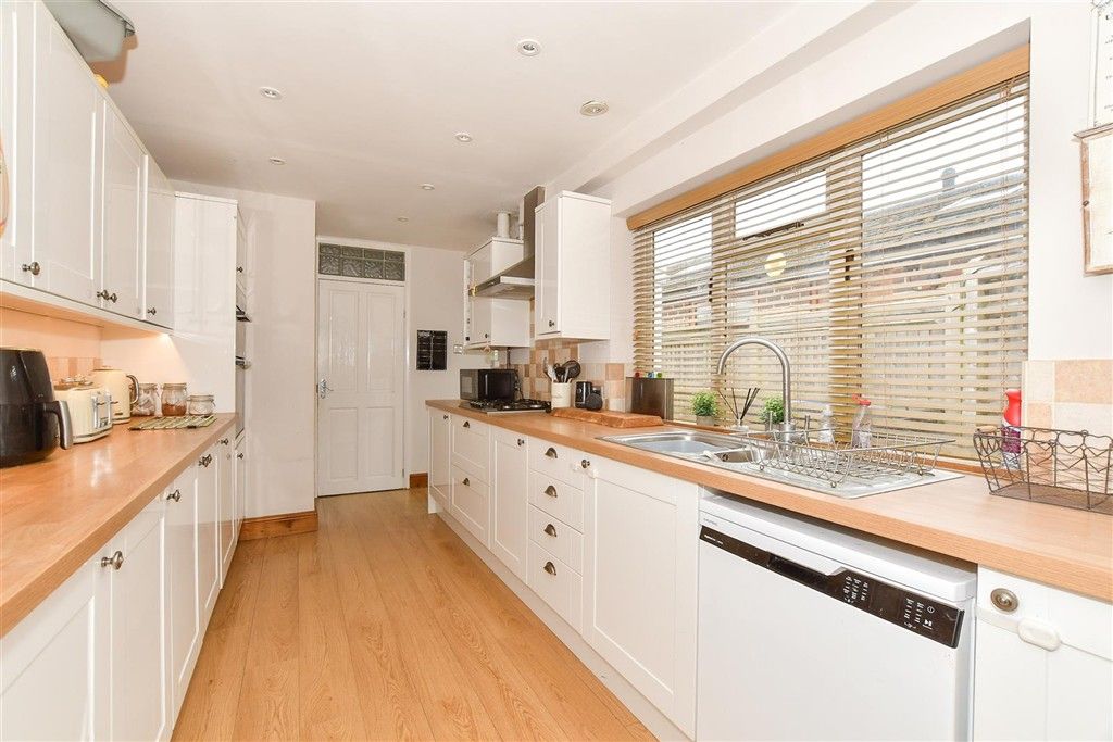 Property photo 2 of 12 Kitchen