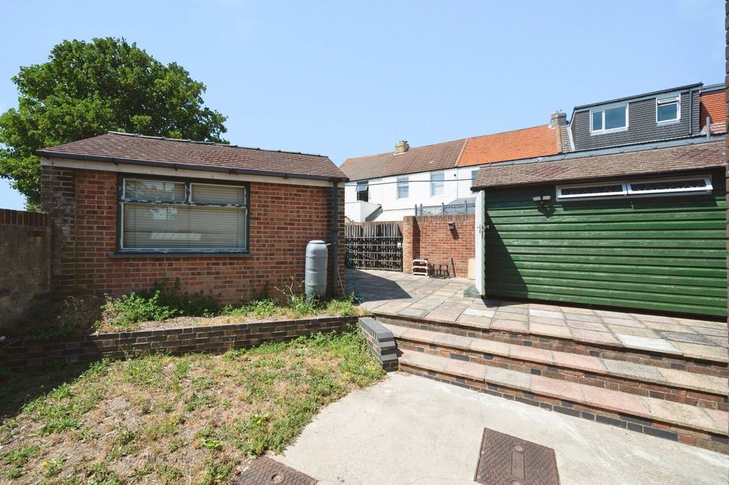 Property photo 2 of 21 Picture No. 04