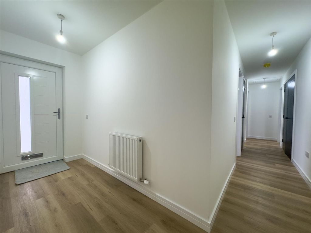 Property photo 3 of 20 Hallway