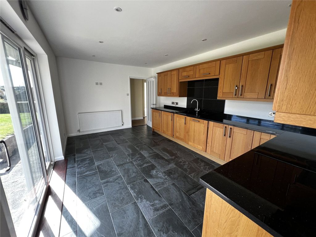 Property photo 3 of 13 Picture No. 11