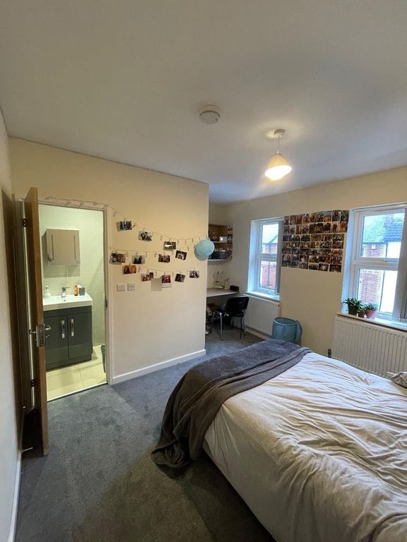 Property photo 2 of 7 Photo 1