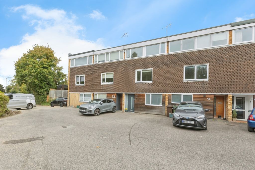 Property photo 3 of 16 Photo