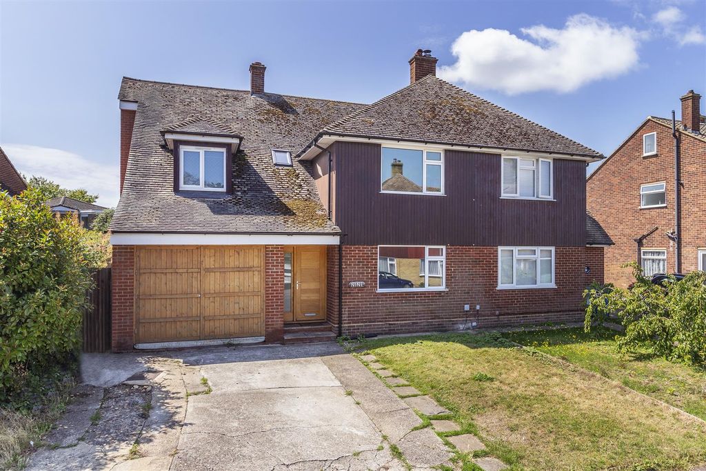 Property photo 1 of 32