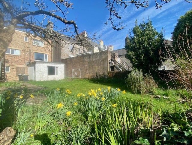 Property photo 1 of 10 Bathroom