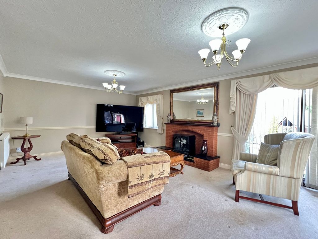 Property photo 3 of 34 Living Room