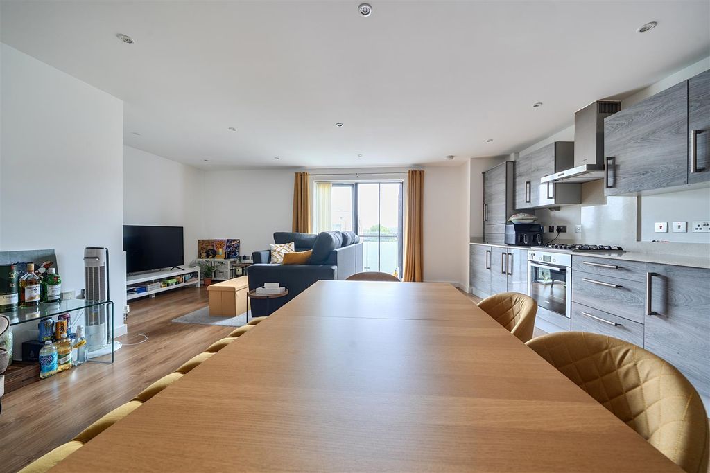 Additional image 12 of 2 bed flat for saleLily Close, Pinner HA5