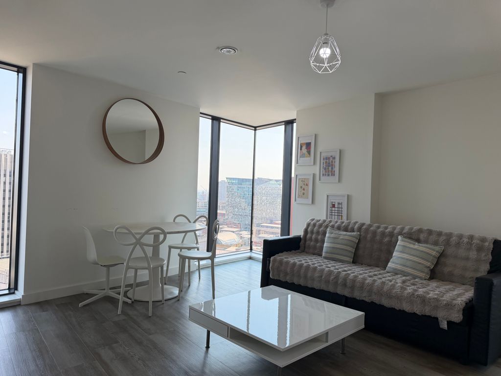 Property photo 1 of 7 Living Room