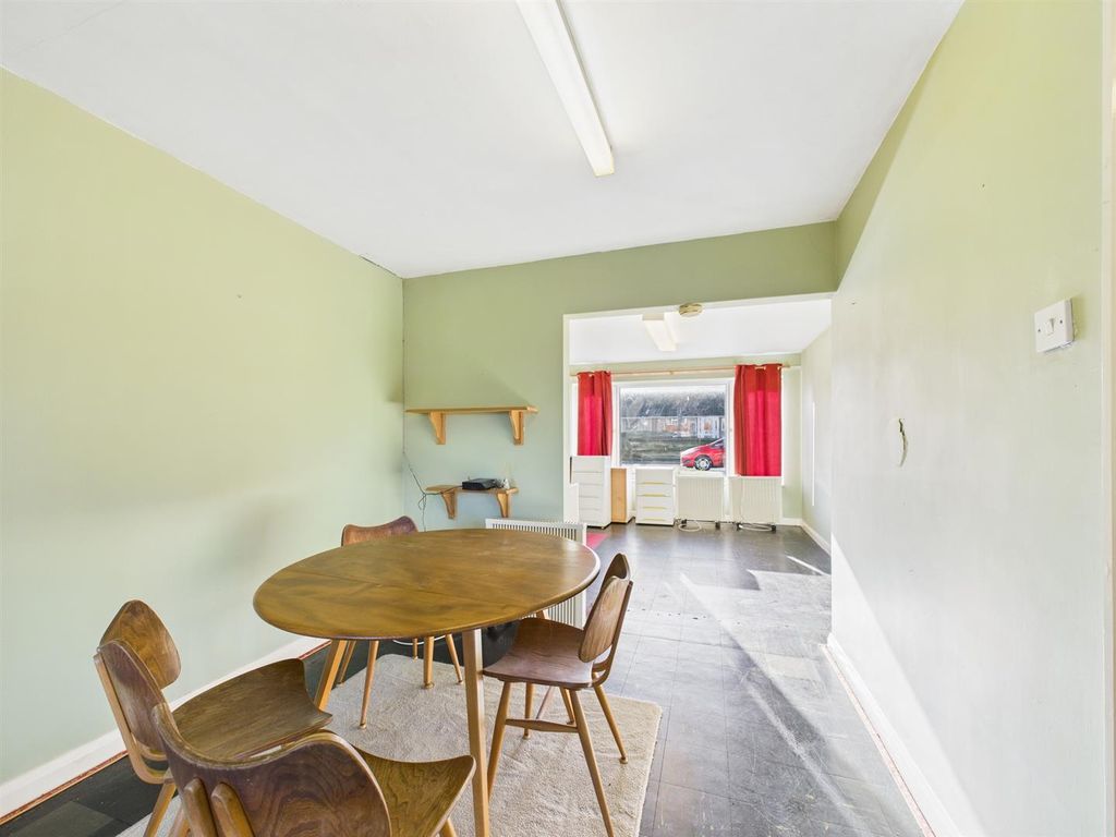 Property photo 3 of 14 Cam02435G0-Pr0095-Still012.Jpg