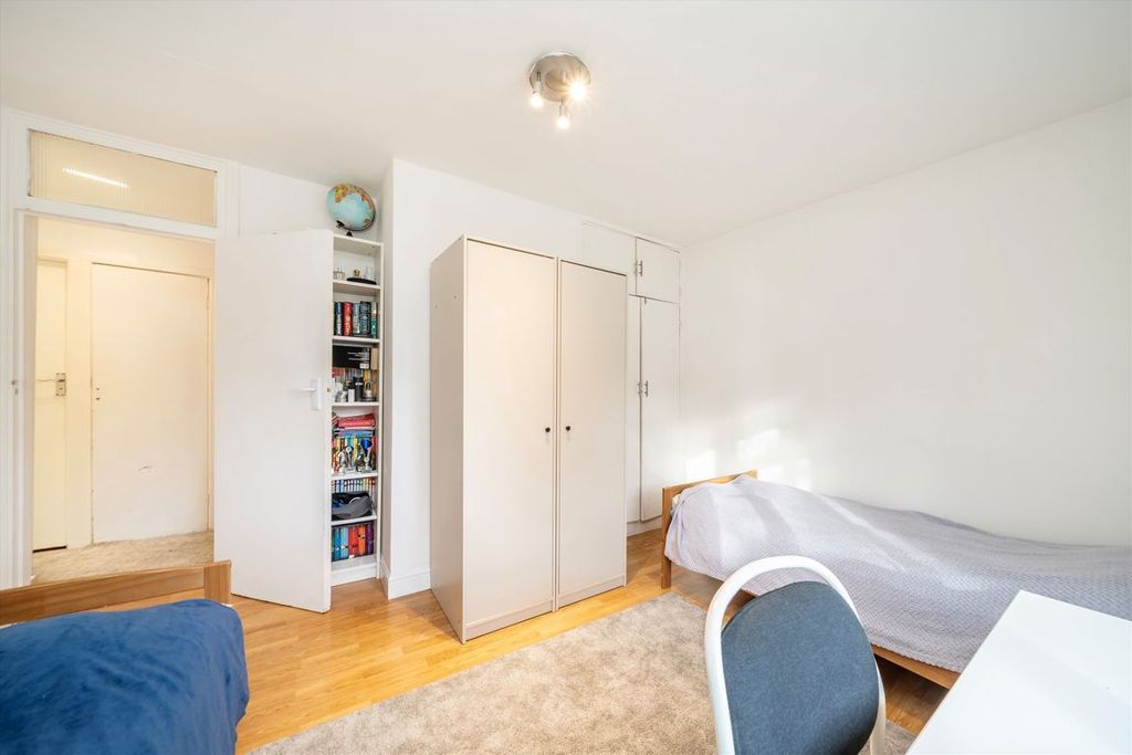 Property photo 3 of 7