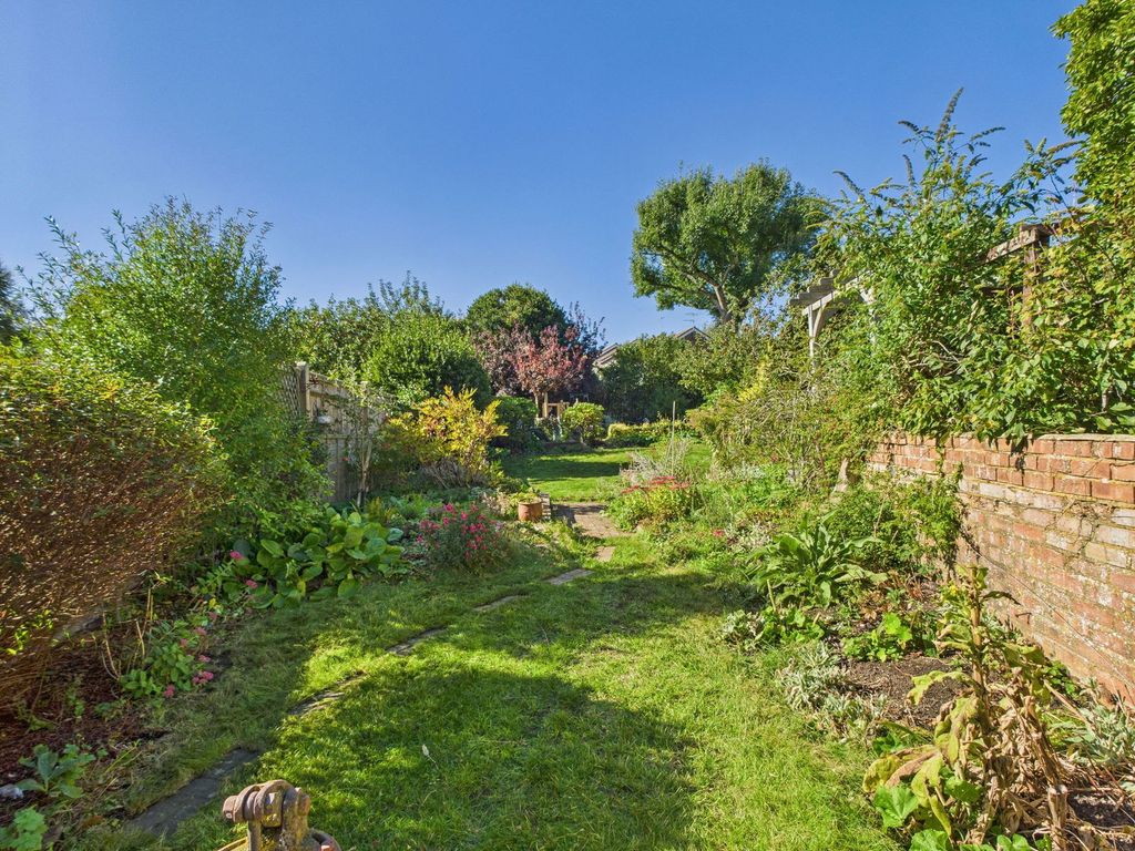 Property photo 2 of 34