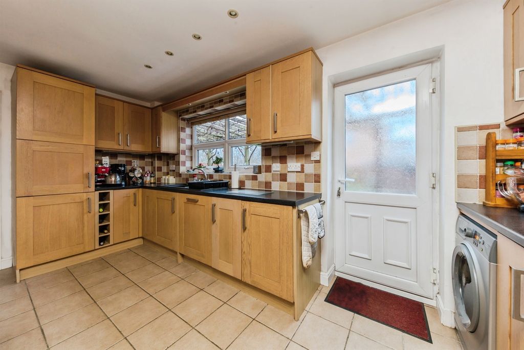 Property photo 3 of 24