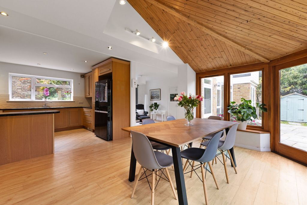 Property photo 2 of 12 Breakfast Room