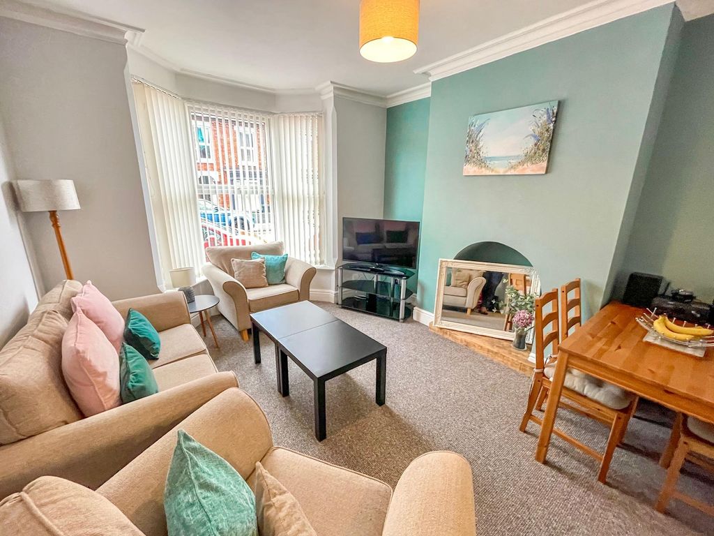 Property photo 1 of 20 Front