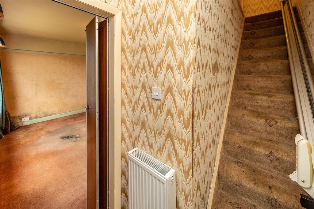 Property photo 3 of 22 9Hhrqueens-150426-9.Jpg