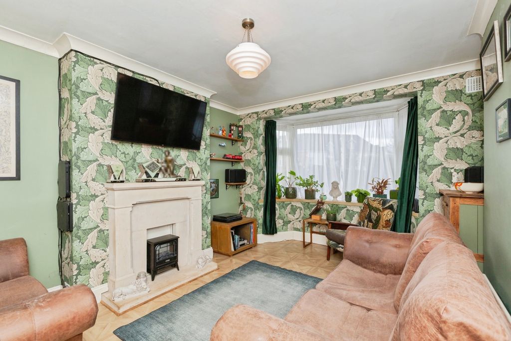 Property photo 2 of 21 Pbox-Img.Jpg