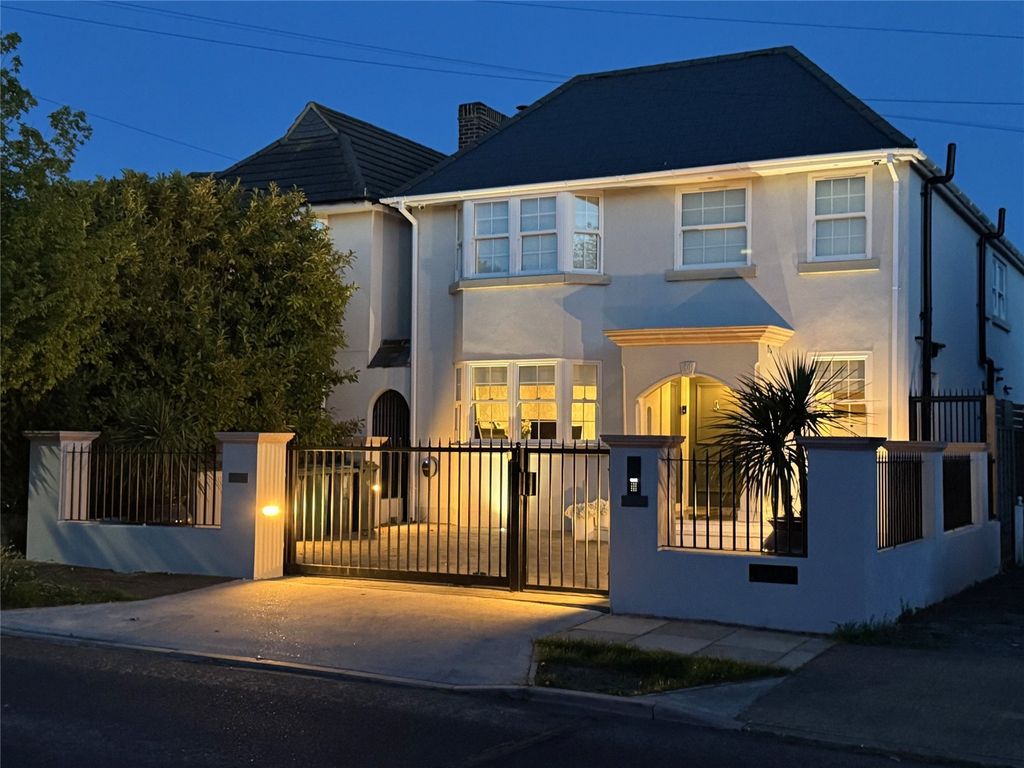 Property photo 1 of 24 Exterior