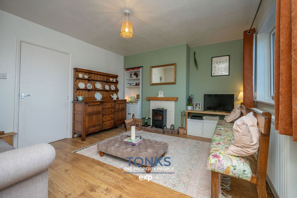 Property photo 3 of 18