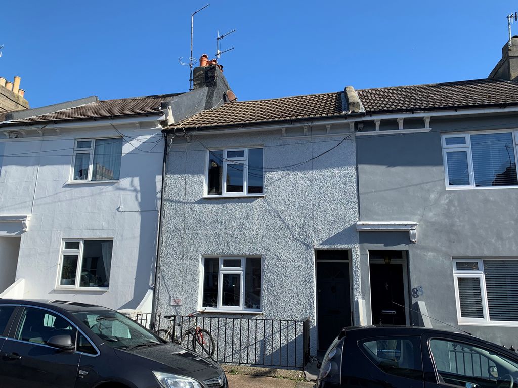 Property photo 1 of 16 1 Bed Flat For Sale Edinburgh Road, Brighton Bn2