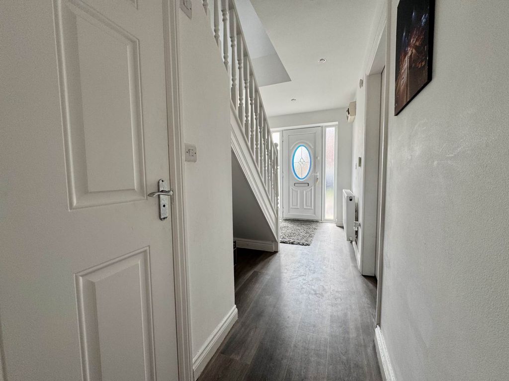 Property photo 3 of 28