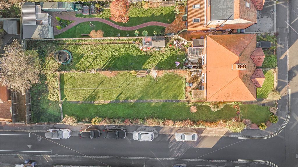 Property photo 2 of 11 Picture No. 14