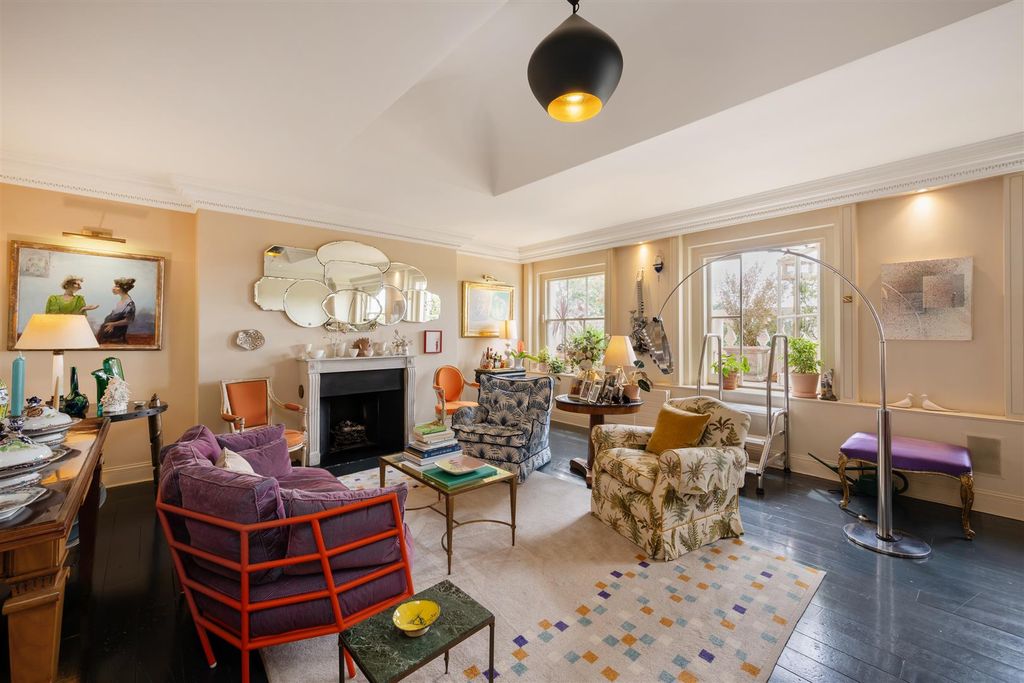 Property photo 3 of 11 Flat 5, 2 Gloucester Gate Lo-3.Jpg