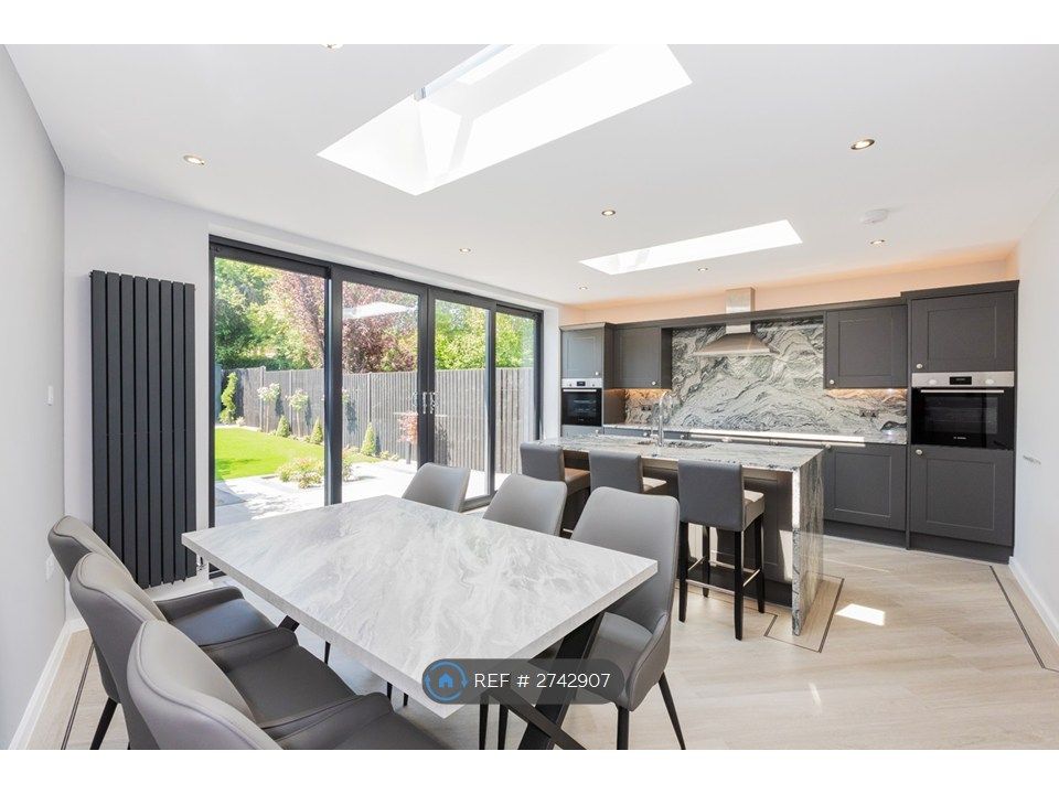 Property photo 3 of 21 Kitchen Garden