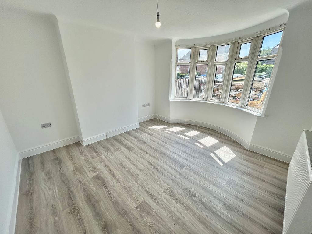 Property photo 1 of 13 Image