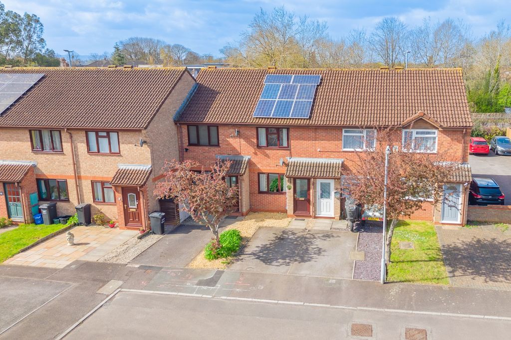 Property photo 1 of 12 Ewemove Taunton St Margarets Court (11)