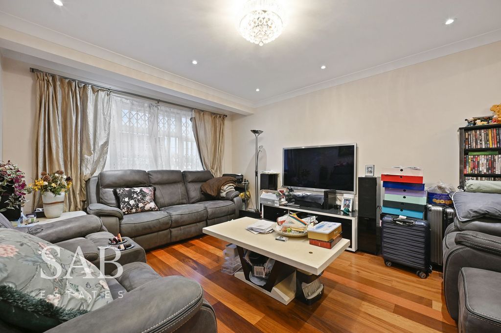 Property photo 2 of 11