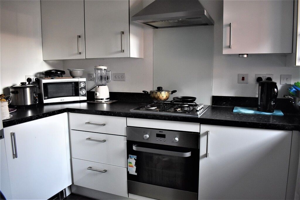 Property photo 2 of 9 Kitchen