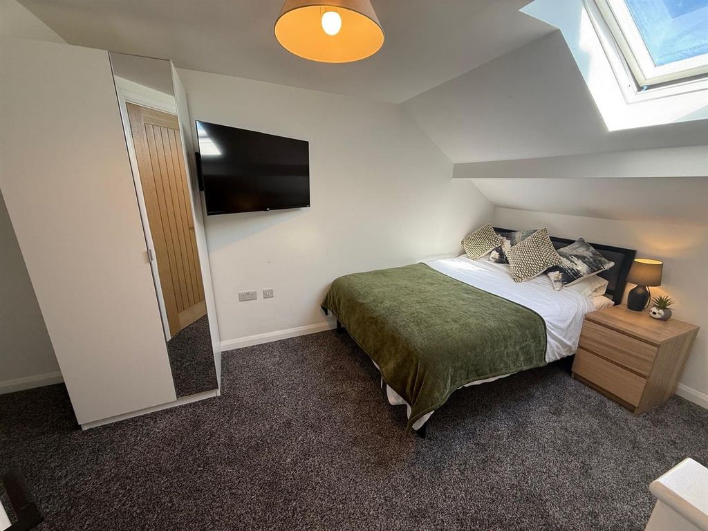 Property photo 3 of 15 Rm4 3.Jpeg