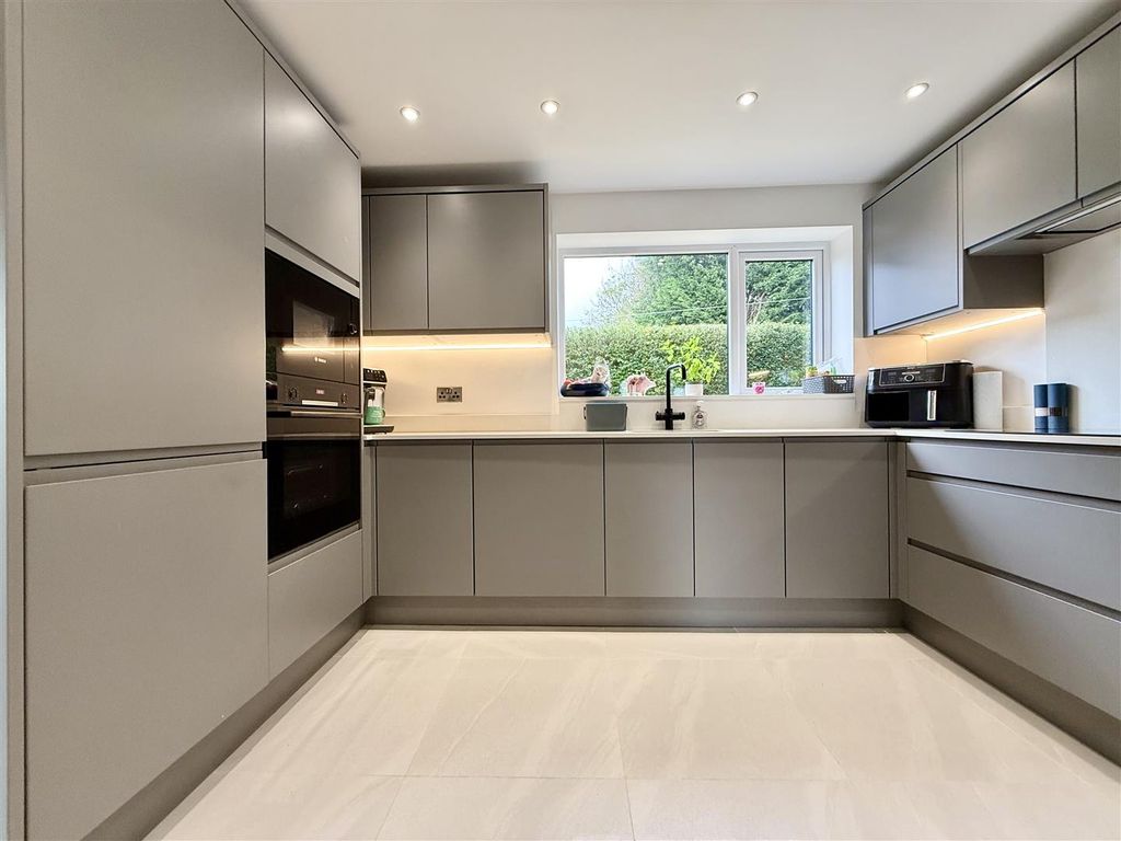 Property photo 2 of 25