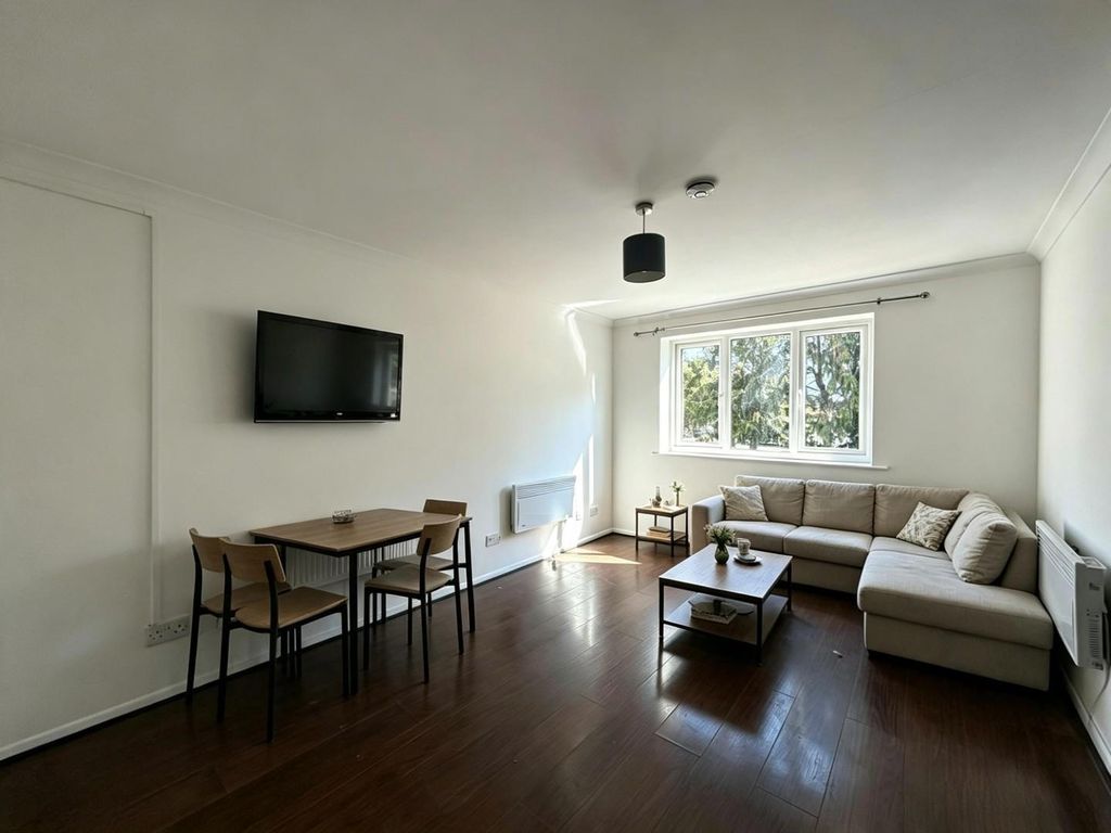 Property photo 3 of 5