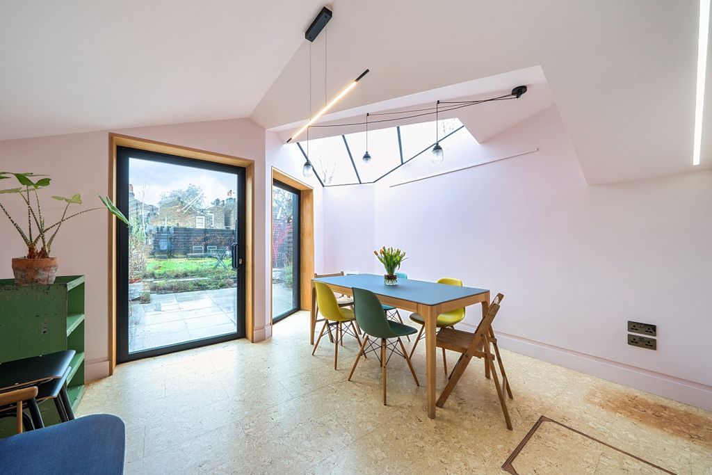 Property photo 3 of 18 1414556-14-698F46...