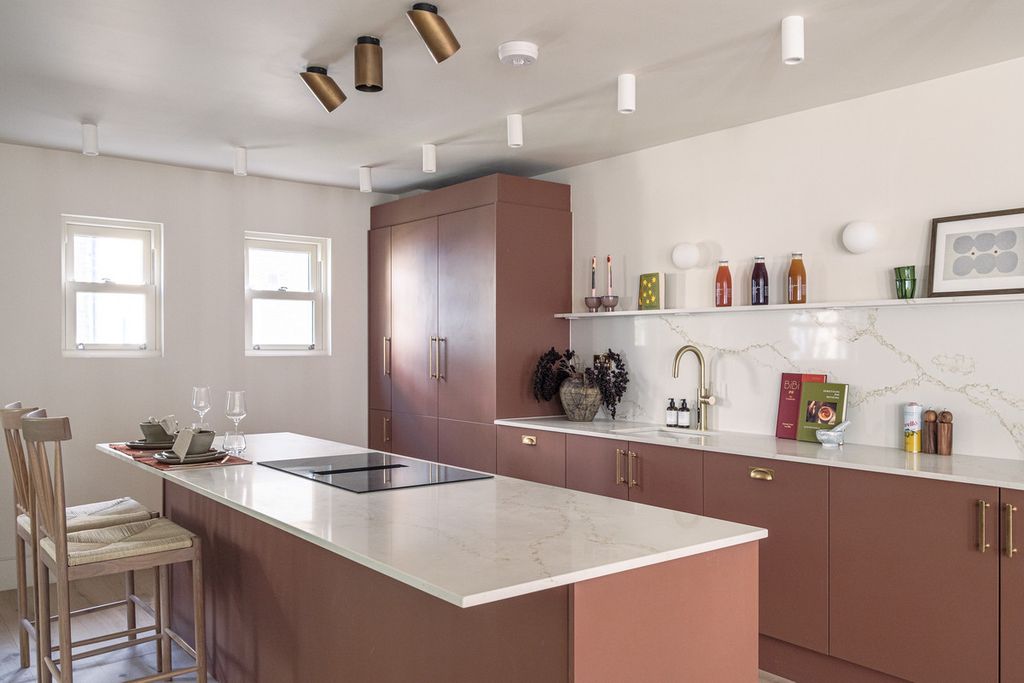 Property photo 2 of 31