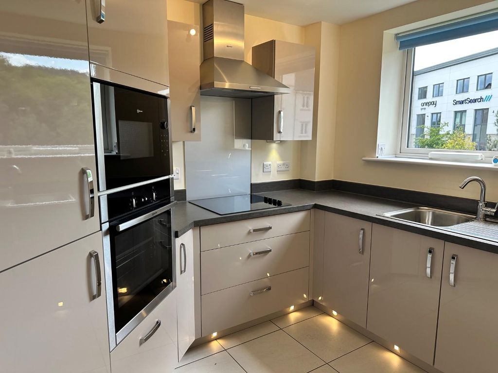 Property photo 2 of 7 Kitchen.Jpg