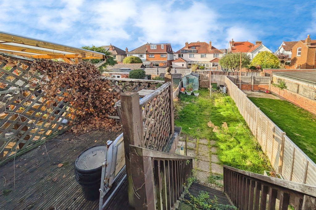 Property photo 2 of 7 (Main)