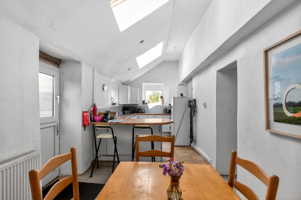 Property photo 3 of 23 Pbox-Img.Jpg